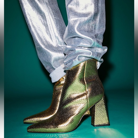 NWT LAST PAIR EVER!!! Marc Fisher Kulika Bootie in GOLD REPTILE!!!! - Picture 7 of 7